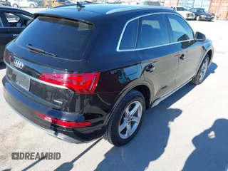 2021 Audi Q5 Premium z VIN WA1AAAFY9M2076387, wystawiony jako IAAI lot #42303925 z przebiegiem 46 954 mil mil oraz . Historia ofert i sprzedaży dostępna na DreamBid. Obrazek 4.