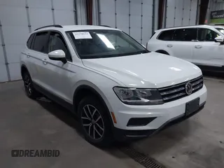 2021 Volkswagen Tiguan SE z VIN 3VV2B7AX5MM142338, wystawiony jako IAAI lot #42258634 z przebiegiem 40 968 mil mil oraz . Historia ofert i sprzedaży dostępna na DreamBid. Obrazek 1.