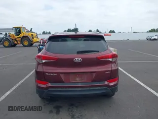 2016 Hyundai Tucson SE z VIN KM8J3CA47GU211841, wystawiony jako IAAI lot #42465483 z przebiegiem 140 666 mil mil oraz . Historia ofert i sprzedaży dostępna na DreamBid. Obrazek 16.