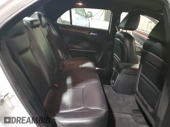 2014 Chrysler 300 z VIN 2C3CCARG8EH232878, wystawiony jako Copart lot #48904425 z przebiegiem 56 003 mil mil oraz Szkoda całkowita • Salvage title. Historia ofert i sprzedaży dostępna na DreamBid. Obrazek 10.