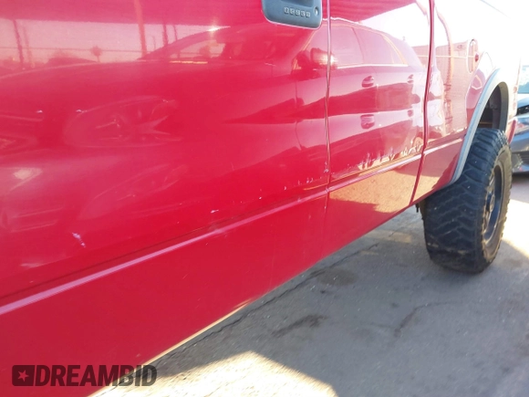 2006 Ford F-150 XLT with VIN 1FTPX14566NA05124, listed as a IAAI auction lot 41751548 with 195,665 mi miles. Bid and sale history available at carsss.com. Image 6.
