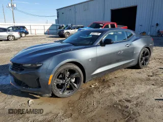 2023 Chevrolet Camaro 2LT z VIN 1G1FD1RS4P0155050, wystawiony jako Copart lot #46831745 z przebiegiem 46 792 mil mil oraz Szkody całkowita. Historia ofert i sprzedaży dostępna na DreamBid. Obrazek 1.