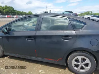 2015 Toyota Prius Four z VIN JTDKN3DU7F1945457, wystawiony jako IAAI lot #42341230 z przebiegiem 403 910 mil mil oraz . Historia ofert i sprzedaży dostępna na DreamBid. Obrazek 14.