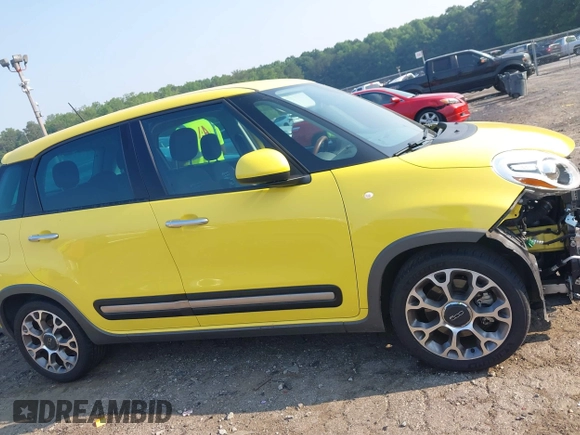 2014 FIAT 500L Trekking with VIN ZFBCFADH6EZ021166, listed as a IAAI auction lot 42392165 with 96,035 mi miles and . Bid and sale history available at DreamBid. Image 14.