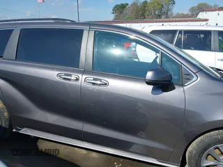 2024 Toyota Sienna XLE z VIN 5TDYRKEC1RS190859, wystawiony jako IAAI lot #41851312 z przebiegiem 43 858 mil mil oraz . Historia ofert i sprzedaży dostępna na DreamBid. Obrazek 13.