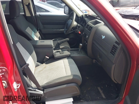 2008 Dodge Nitro SXT z VIN 1D8GT28K18W259419, wystawiony jako IAAI lot #42406662 z przebiegiem 197 382 mil mil oraz . Historia ofert i sprzedaży dostępna na DreamBid. Obrazek 5.