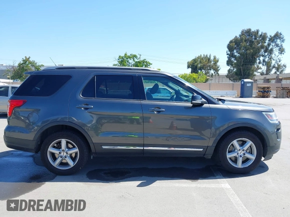 2018 Ford Explorer XLT z VIN 1FM5K7D85JGC55627, wystawiony jako IAAI lot #42261412 z przebiegiem 133 125 mil mil oraz . Historia ofert i sprzedaży dostępna na DreamBid. Obrazek 13.