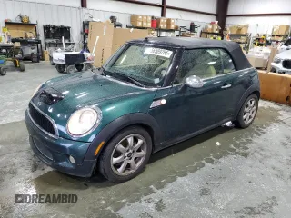 2010 MINI Convertible S z VIN WMWMS3C54ATY51980, wystawiony jako Copart lot #56589265 z przebiegiem 147 136 mil mil oraz Szkoda całkowita • Salvage title. Historia ofert i sprzedaży dostępna na DreamBid. Obrazek 1.
