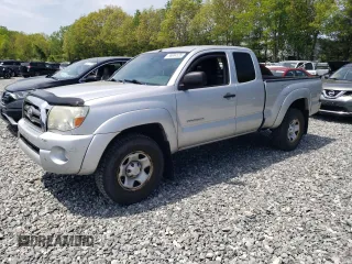 2010 Toyota Tacoma z VIN 5TEUU4EN5AZ728884, wystawiony jako Copart lot #56684525 z przebiegiem 142 230 mil mil oraz Czysty tytuł • Clean title. Historia ofert i sprzedaży dostępna na DreamBid. Obrazek 1.