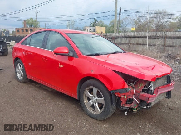 2014 Chevrolet Cruze 1LT z VIN 1G1PC5SB9E7342166, wystawiony jako IAAI lot #42157295 z przebiegiem 122 290 mil mil oraz . Historia ofert i sprzedaży dostępna na DreamBid. Obrazek 1.