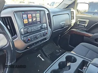 2018 GMC Sierra 1500 SLE z VIN 1GTV2MEC7JZ355593, wystawiony jako IAAI lot #42575783 z przebiegiem 172 588 mil mil oraz . Historia ofert i sprzedaży dostępna na DreamBid. Obrazek 2.
