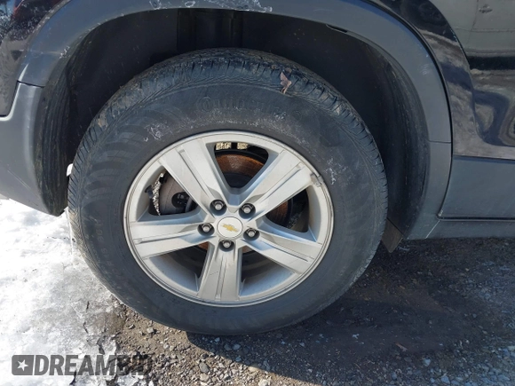 2022 Chevrolet Trax LT with VIN KL7CJPSM2NB567855, listed as a IAAI auction lot 41242877 with 87,001 mi miles. Bid and sale history available at carsss.com. Image 11.