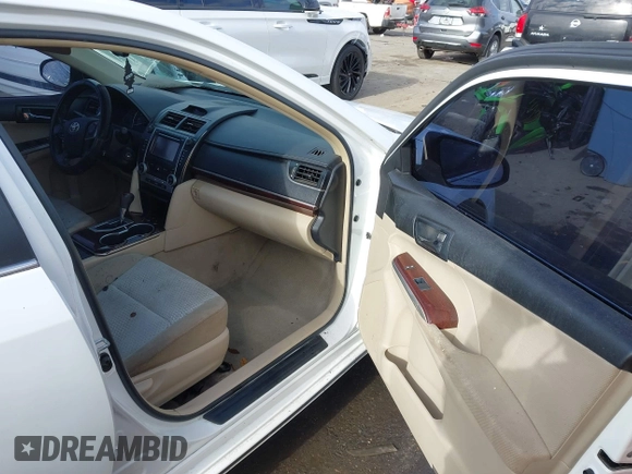 2012 Toyota Camry L with VIN 4T1BF1FK7CU527435, listed as a IAAI auction lot 41143690 with 206,665 mi miles. Bid and sale history available at carsss.com. Image 5.