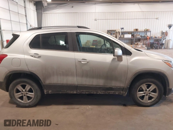 2017 Chevrolet Trax LT with VIN 3GNCJPSB4HL180445, listed as a IAAI auction lot 41420810 with 105,559 mi miles and . Bid and sale history available at carsss.com. Image 13.