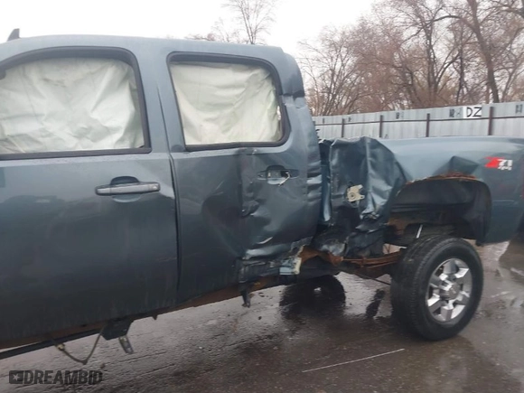 2011 Chevrolet Silverado 2500HD LTZ with VIN 1GC1KYE88BF160350, listed as a IAAI auction lot 41741645 with 1 mi miles. Bid and sale history available at carsss.com. Image 6.