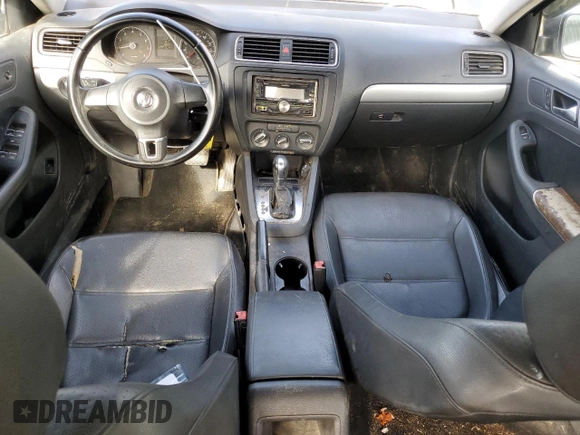 2013 Volkswagen Jetta SE z VIN 3VWDP7AJ8DM377012, wystawiony jako Copart lot #61083685 z przebiegiem 180 787 mil mil oraz Szkoda całkowita • Salvage title. Historia ofert i sprzedaży dostępna na DreamBid. Obrazek 8.