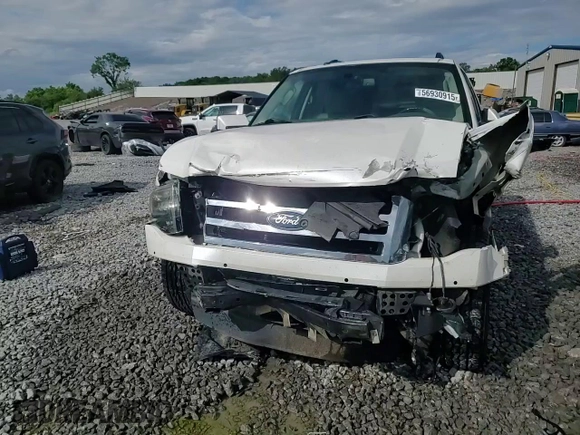 2013 Ford Expedition Limited z VIN 1FMJU1K54DEF55738, wystawiony jako Copart lot #56930915 z przebiegiem 147 658 mil mil oraz Szkoda całkowita • Salvage title. Historia ofert i sprzedaży dostępna na DreamBid. Obrazek 14.