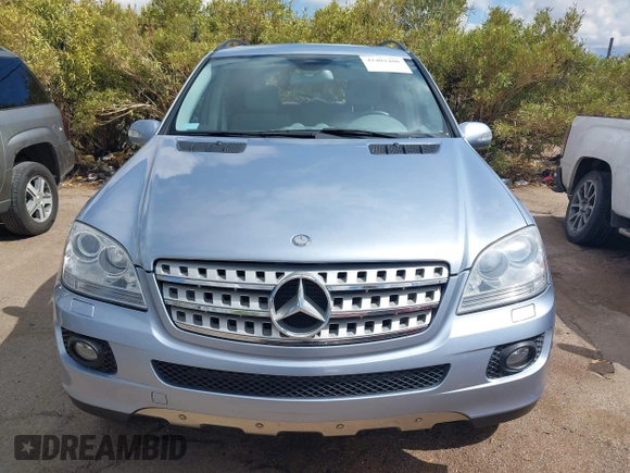 2008 Mercedes-Benz M 320 CDI z VIN 4JGBB22E68A302420, wystawiony jako IAAI lot #42402486 z przebiegiem 95 284 mil mil oraz . Historia ofert i sprzedaży dostępna na DreamBid. Obrazek 12.