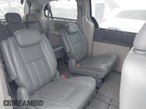 2010 Chrysler Town & Country Touring with VIN 2A4RR5D18AR250438, listed as a IAAI auction lot 41614646 with 271,504 mi miles. Bid and sale history available at carsss.com. Image 8.