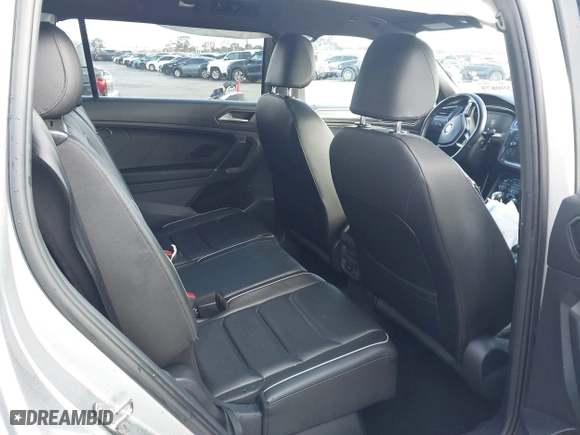 2020 Volkswagen Tiguan SEL Premium R-Line with VIN 3VV4B7AX3LM026062, listed as a IAAI auction lot 41590875 with 50,036 mi miles. Bid and sale history available at carsss.com. Image 8.