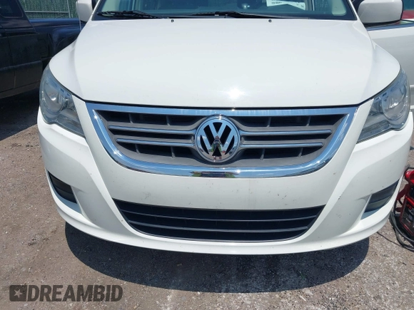 2011 Volkswagen Routan SE with VIN 2V4RW3DG3BR641964, listed as a IAAI auction lot 42758818 with 119,247 mi miles and . Bid and sale history available at DreamBid. Image 6.