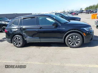 2024 Volkswagen Tiguan S z VIN 3VVRB7AX1RM136302, wystawiony jako IAAI lot #41966586 z przebiegiem 5455 mil mil oraz . Historia ofert i sprzedaży dostępna na DreamBid. Obrazek 14.