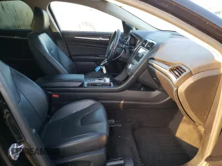 2020 Ford Fusion Hybrid Titanium with VIN 3FA6P0RU6LR100352, listed as a Copart auction lot 61331832 with 52,038 mi miles. Bid and sale history available at carsss.com. Image 5.