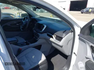 2022 GMC Terrain SLE with VIN 3GKALMEV6NL310501, listed as a IAAI auction lot 42061201 with 48,721 mi miles. Bid and sale history available at carsss.com. Image 5.