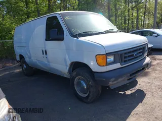 2004 Ford Econoline Cargo Commercial with VIN 1FTNE24W04HA50342, listed as a IAAI auction lot 42145274 with 158,408 mi miles. Bid and sale history available at carsss.com. Image 1.