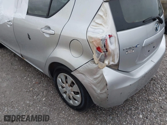 2013 Toyota Prius One z VIN JTDKDTB31D1545100, wystawiony jako IAAI lot #40760019 z przebiegiem 212 999 mil mil oraz . Historia ofert i sprzedaży dostępna na DreamBid. Obrazek 6.