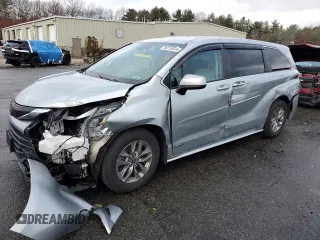 2021 Toyota Sienna LE with VIN 5TDKSKFC0MS039092, listed as a Copart auction lot 84110614 with 202,397 mi miles and Salvage title. Bid and sale history available at DreamBid. Image 1.