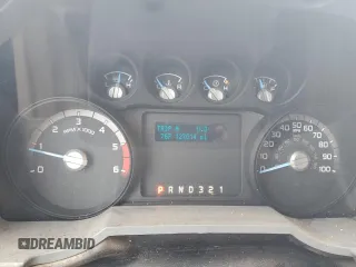 2016 Ford F-450 XL с VIN 1FDUF4GY4GEA05195, выставлен на аукционе Copart как лот 61210785 с пробегом 127 014 миль миль и Чистый • Clean title. История ставок и продаж доступна на DreamBid. Изображение 9.