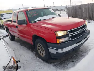 2007 Chevrolet Silverado 1500 Classic Work Truck with VIN 1GCEK19V47Z157329, listed as a IAAI auction lot 41486059 with 257,724 mi miles. Bid and sale history available at carsss.com. Image 1.