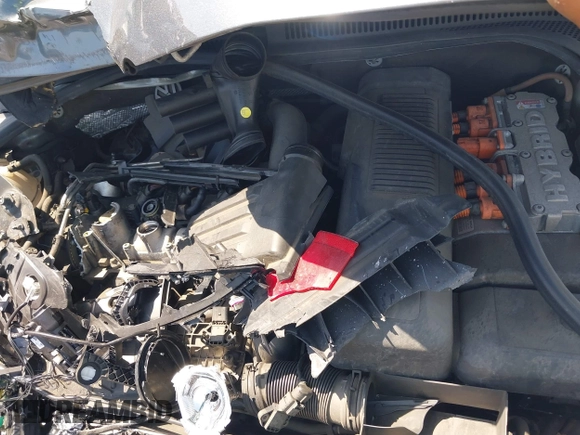 2013 Volkswagen Jetta Hybrid SE with VIN 3VW637AJ1DM232687, listed as a IAAI auction lot 41973407 with 70,428 mi miles and . Bid and sale history available at DreamBid. Image 10.