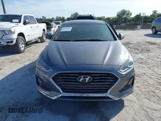 2019 Hyundai Sonata SE with VIN 5NPE24AFXKH812938, listed as a IAAI auction lot 42114418 with 24,014 mi miles and . Bid and sale history available at carsss.com. Image 12.