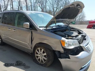 2016 Chrysler Town & Country Touring with VIN 2C4RC1BGXGR149949, listed as a IAAI auction lot 42074695 with 52,644 mi miles. Bid and sale history available at carsss.com. Image 6.