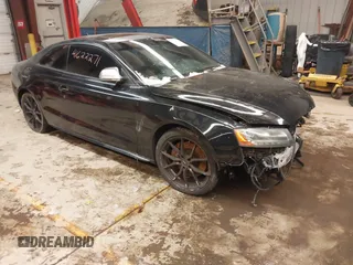 2009 Audi S5 z VIN WAURV78T09A057173, wystawiony jako IAAI lot #41622271 z przebiegiem 120 034 mil mil oraz . Historia ofert i sprzedaży dostępna na DreamBid. Obrazek 1.