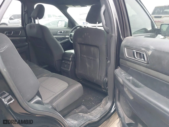 2019 Ford Explorer XLT with VIN 1FM5K7D87KGB38214, listed as a IAAI auction lot 41093334 with 114,985 mi miles. Bid and sale history available at carsss.com. Image 8.