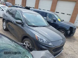 2020 Ford Escape SE z VIN 1FMCU0G69LUA67782, wystawiony jako IAAI lot #42399963 z przebiegiem 80 372 mil mil oraz . Historia ofert i sprzedaży dostępna na DreamBid. Obrazek 1.