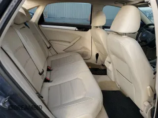 2012 Volkswagen Passat SE с VIN 1VWBH7A35CC020313, выставлен на аукционе Copart как лот 76389584 с пробегом 116 463 миль миль и Чистый • Clean title. История ставок и продаж доступна на DreamBid. Изображение 10.