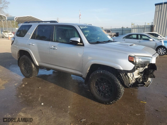 2020 Toyota 4Runner SR5 with VIN JTEBU5JR0L5815681, listed as a Copart auction lot 43769535 with 38,151 mi miles and Salvage Title. Bid and sale history available at carsss.com. Image 4.
