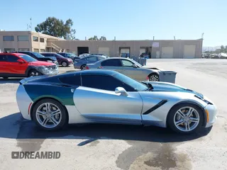 2017 Chevrolet Corvette 1LT z VIN 1G1YA2D71H5103681, wystawiony jako IAAI lot #42302548 z przebiegiem 69 557 mil mil oraz . Historia ofert i sprzedaży dostępna na DreamBid. Obrazek 13.