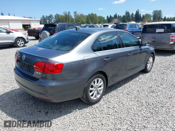 2013 Volkswagen Jetta SE with VIN 3VWDP7AJ3DM372896, listed as a IAAI auction lot 42520685 with 127,143 mi miles and . Bid and sale history available at DreamBid. Image 4.