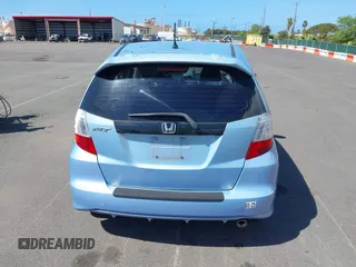 2010 Honda Fit Sport с VIN JHMGE8H40AC023184, выставлен на аукционе IAAI как лот 41605278 с пробегом 88 367 миль миль и . История ставок и продаж доступна на DreamBid. Изображение 16.