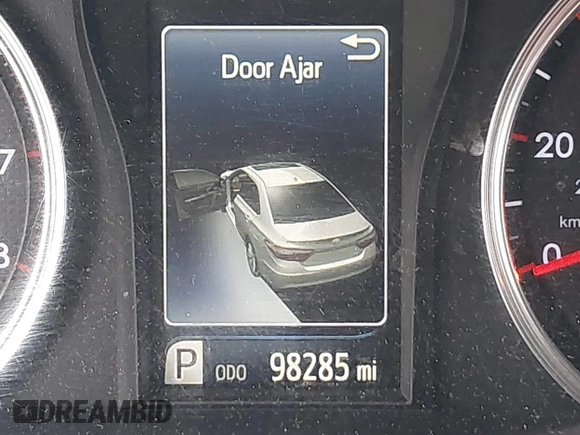 2017 Toyota Camry XLE with VIN 4T1BF1FKXHU389929, listed as a IAAI auction lot 42051551 with 98,285 mi miles. Bid and sale history available at carsss.com. Image 15.
