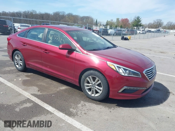 2015 Hyundai Sonata SE z VIN 5NPE24AF5FH146951, wystawiony jako IAAI lot #42037719 z przebiegiem 100 784 mil mil oraz . Historia ofert i sprzedaży dostępna na DreamBid. Obrazek 1.