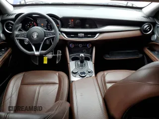 2019 Alfa Romeo Stelvio z VIN ZASPAJAN6K7C44751, wystawiony jako Copart lot #55618895 z przebiegiem 134 954 mil mil oraz Tytuł czysty. Historia ofert i sprzedaży dostępna na DreamBid. Obrazek 8.