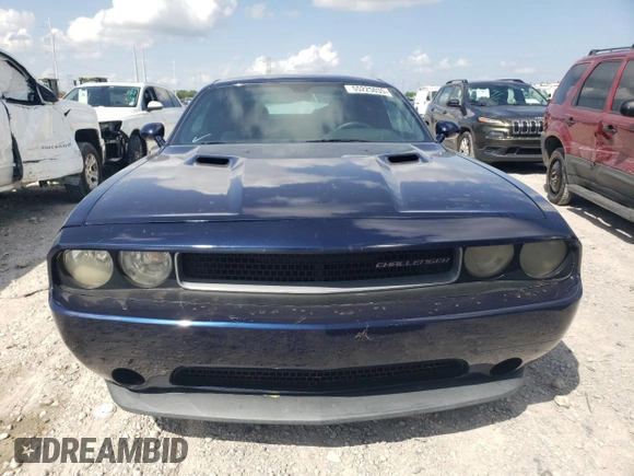 2013 Dodge Challenger SXT z VIN 2C3CDYAG4DH676114, wystawiony jako Copart lot #55225035 z przebiegiem Nie podano mil oraz Szkody całkowita. Historia ofert i sprzedaży dostępna na DreamBid. Obrazek 5.