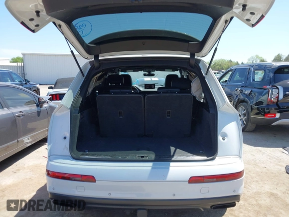 2018 Audi Q7 Prestige with VIN WA1VAAF74JD036128, listed as a IAAI auction lot 42038586 with 96,167 mi miles and . Bid and sale history available at DreamBid. Image 16.