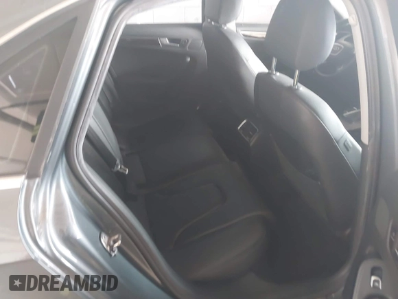 2014 Audi A4 Premium Plus z VIN WAUFFAFL5EN031364, wystawiony jako IAAI lot #42538371 z przebiegiem Nie podano mil oraz . Historia ofert i sprzedaży dostępna na DreamBid. Obrazek 8.